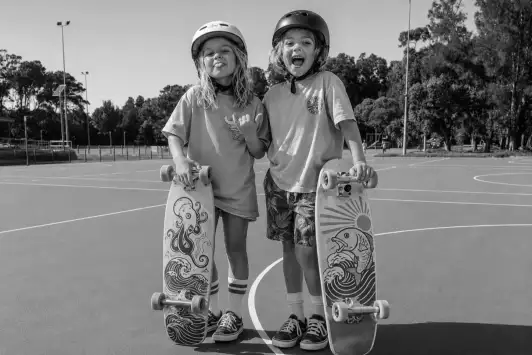 GROMS surf skate group session for kids